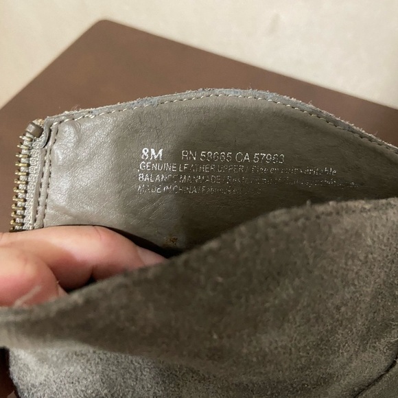 BP EUC Trott ankle bootie with back zipper and block heel distressed grey size 8 - Picture 7 of 7